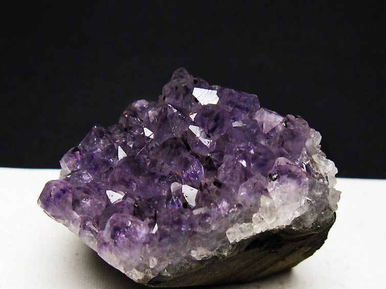 ウルグアイ産ファントムアメジストクラスター [t614-8960] 3枚目