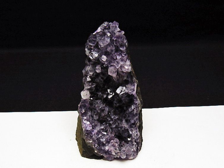 ウルグアイ産アメジストクラスター [t614-9078] 1枚目