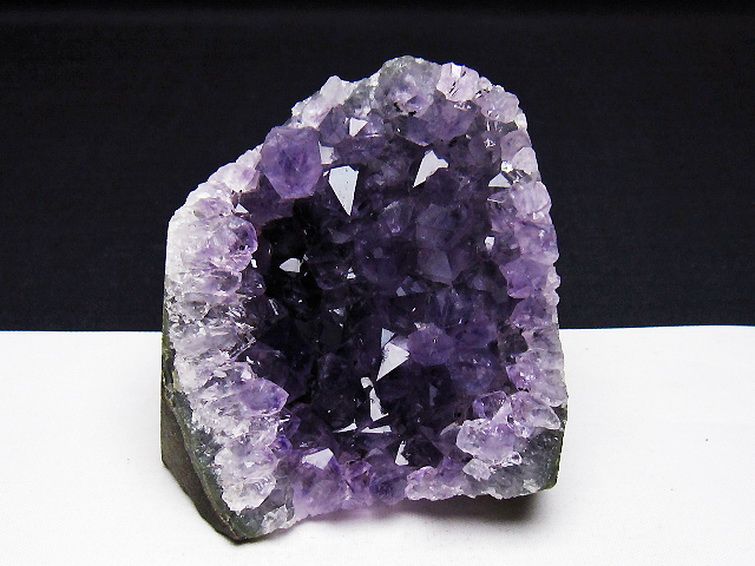 ウルグアイ産ファントムアメジストクラスター [t614-9109] 1枚目