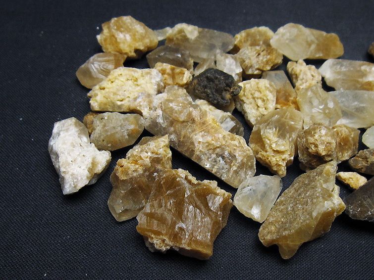 ルチル入り水晶原石[T626-1525] 2枚目