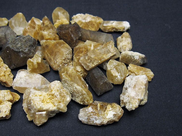 ルチル入り水晶原石[T626-1545] 3枚目