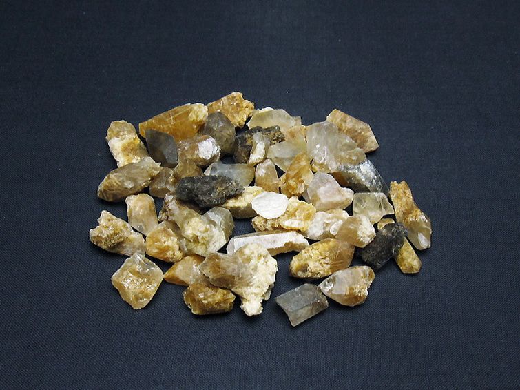 ルチル入り水晶原石[T626-1597] 1枚目