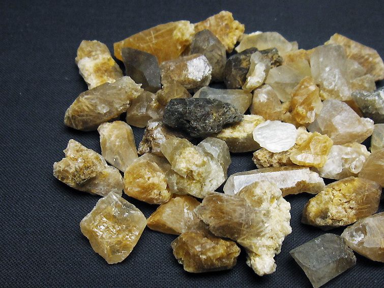 ルチル入り水晶原石[T626-1597] 3枚目