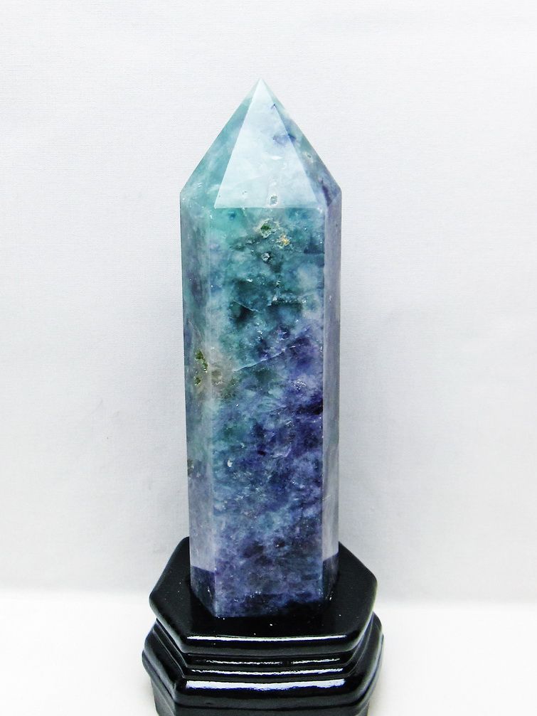 1.6Kgフローライト 六角柱 [t634-5600] 1枚目