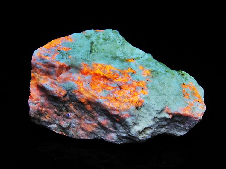 ハックマナイト 原石[T636-2186] 1枚目