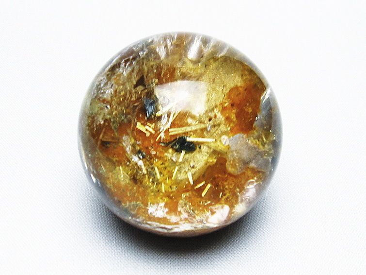 天然石 ゴールドタイチンルチル入り水晶丸玉44mm[T637-4433] 1枚目