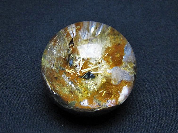 天然石 ゴールドタイチンルチル入り水晶丸玉44mm[T637-4433] 2枚目