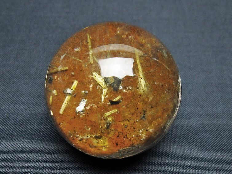 ゴールドタイチンルチル入り水晶丸玉 36mm [T637-4642] 2枚目