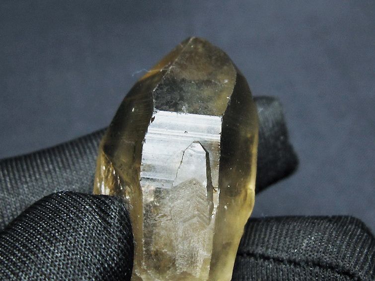 シトリン レムリアンシード水晶原石 ミナスジェライス州コリント産 ※証明書付き[T641-2157] 3枚目