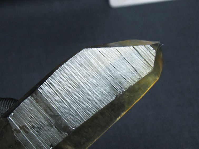 シトリン レムリアンシード水晶原石 ミナスジェライス州コリント産 ※証明書付き[T641-2179] 2枚目