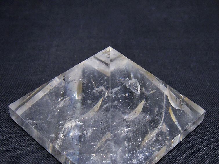 巨大山型針水晶 ヒマラヤ水晶ピラミッド [t648-3669]