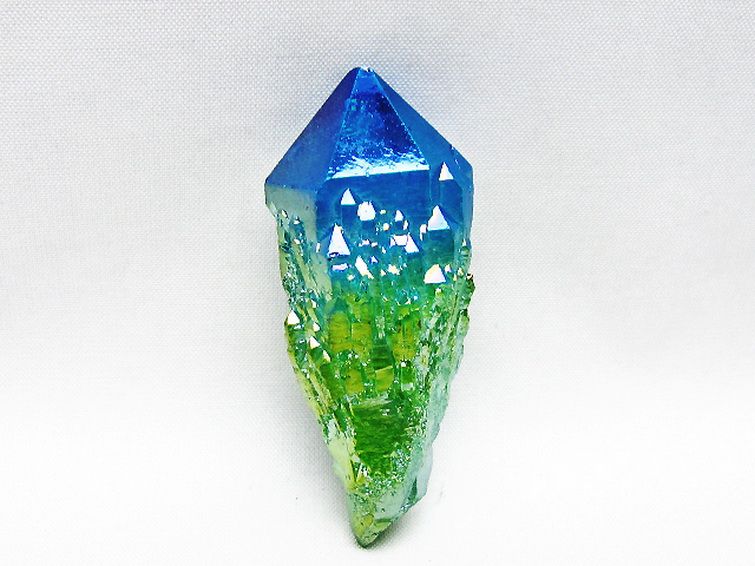 オーラ水晶 オーラクリスタル カテドラルライブラリー 原石 (グリーン)[T693-5274] 1枚目