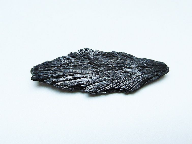 ブラック カイヤナイト 原石[T697-3902] 2枚目