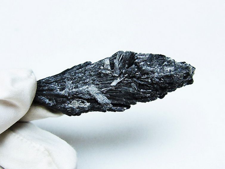 ブラック カイヤナイト 原石[T697-3902] 3枚目