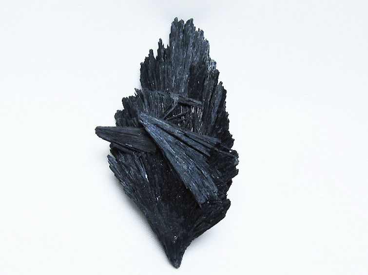 ブラック カイヤナイト 原石[T697-4165] 3枚目