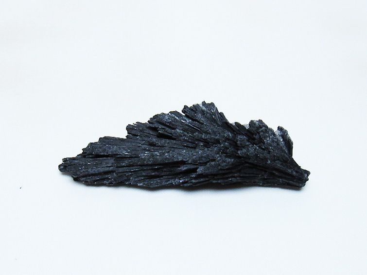 ブラック カイヤナイト 原石[T697-4166] 1枚目