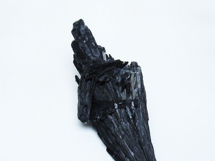 ブラック カイヤナイト 原石[T697-4172] 2枚目