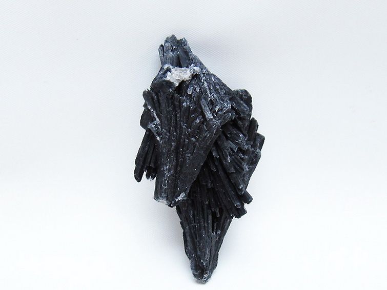 ブラック カイヤナイト 原石[T697-4184] 1枚目