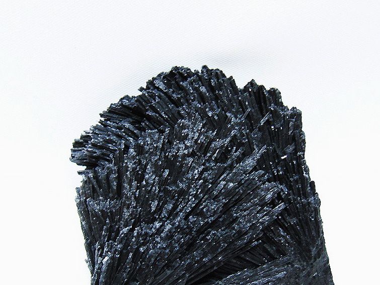 ブラック カイヤナイト 原石[T697-4184]