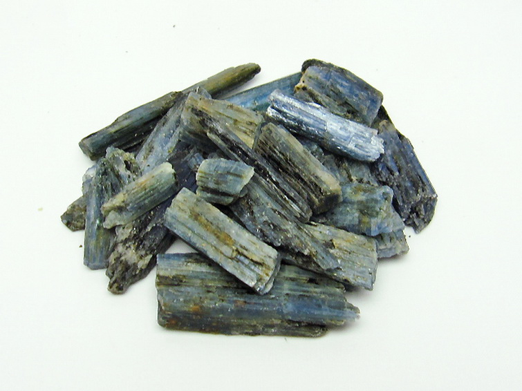 1Kg カイヤナイト原石[T699-1880]