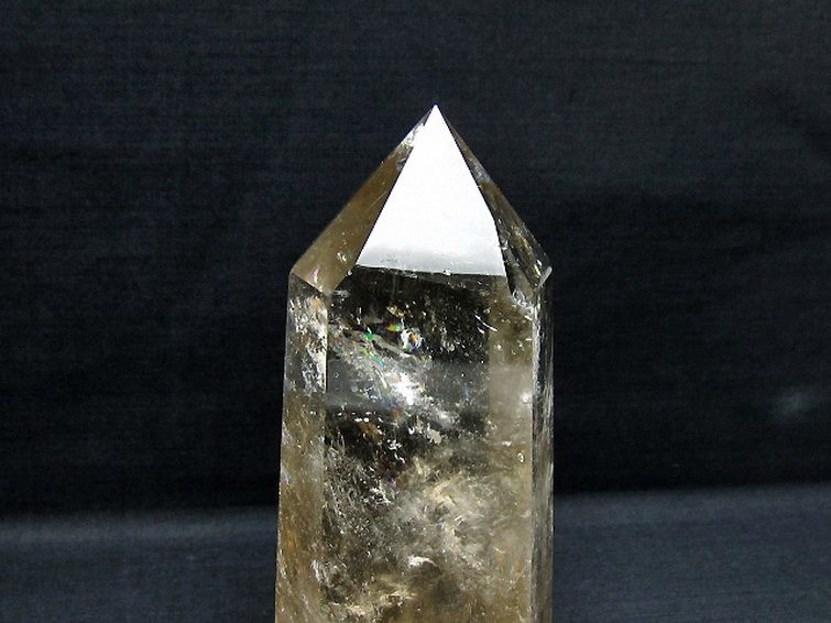 虹入りライトニング水晶ガーデン水晶六角柱 [t705-7641] 2枚目