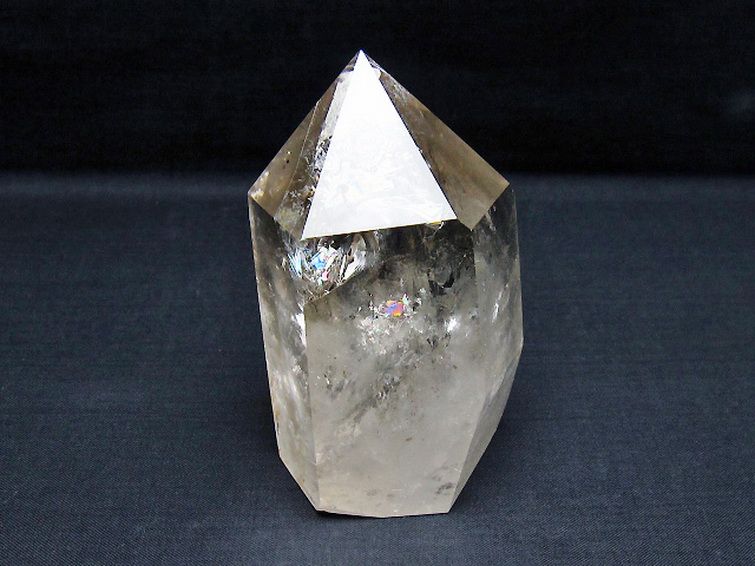 虹入りライトニング水晶ガーデン水晶六角柱 [t705-7648] 1枚目