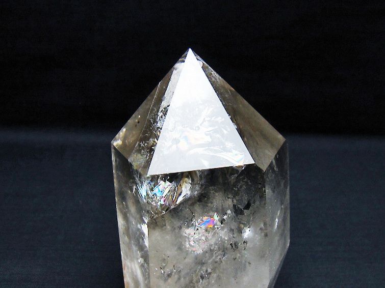 虹入りライトニング水晶ガーデン水晶六角柱 [t705-7648] 2枚目