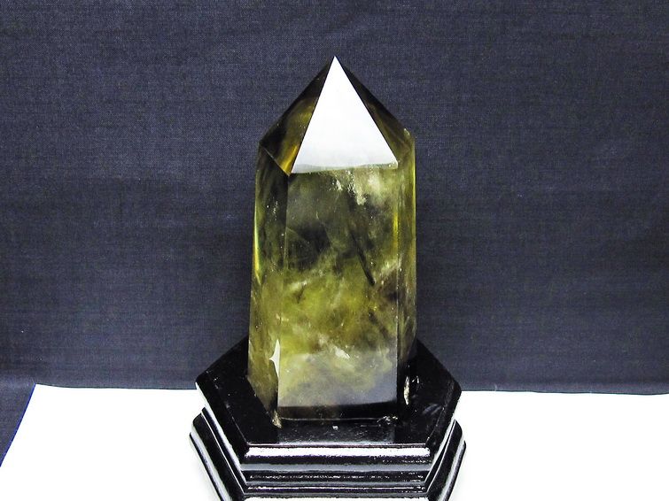 天然赤水晶六角柱 気まぐれ値下げ☆特大☆赤水晶☆六角柱☆台座つき 天然石 置物