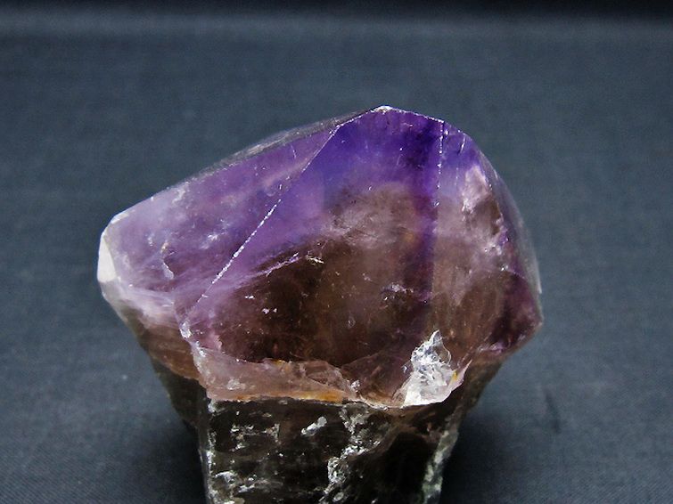 アメジスト六角柱[T720-1230] 3枚目