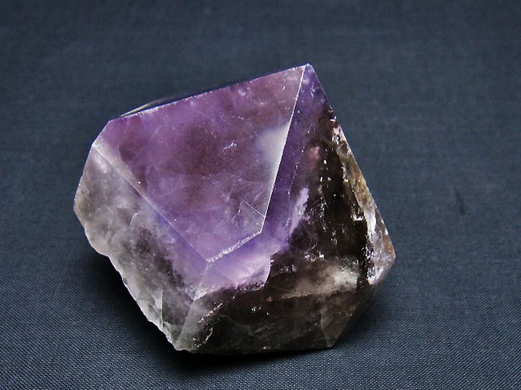 アメジスト六角柱[T720-1253] 1枚目