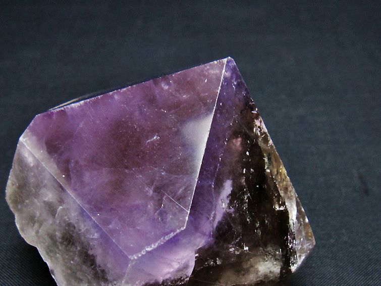 アメジスト六角柱[T720-1253] 2枚目