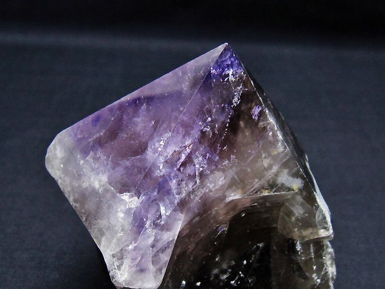 アメジスト六角柱[T720-1313] 3枚目