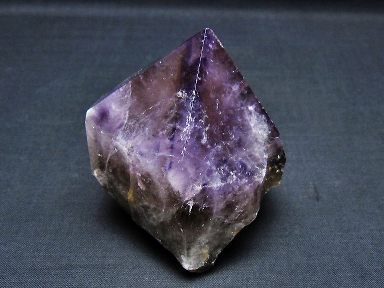 アメジスト六角柱[T720-1339] 1枚目
