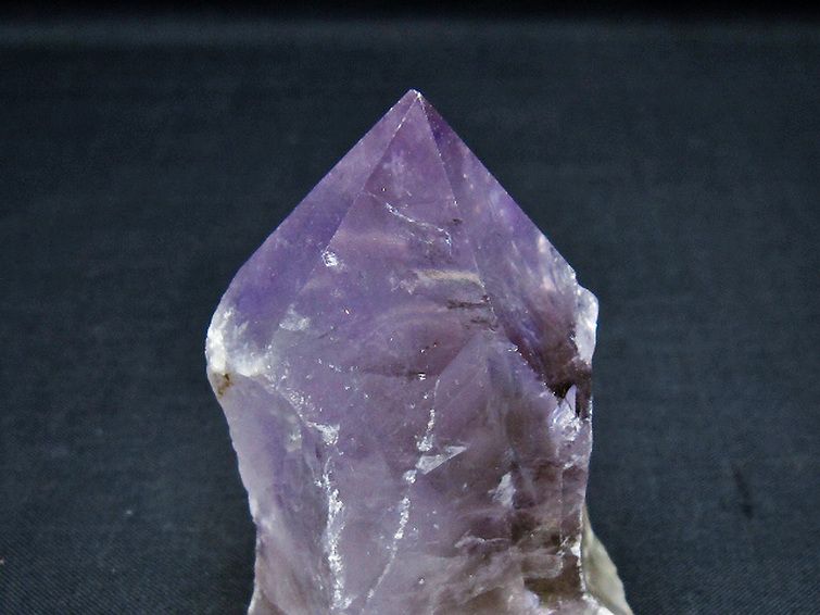 アメジスト六角柱[T720-1387] 3枚目
