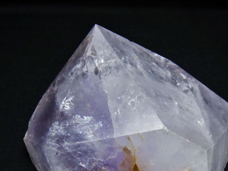 虹入りアメジスト六角柱[T720-1398] 2枚目