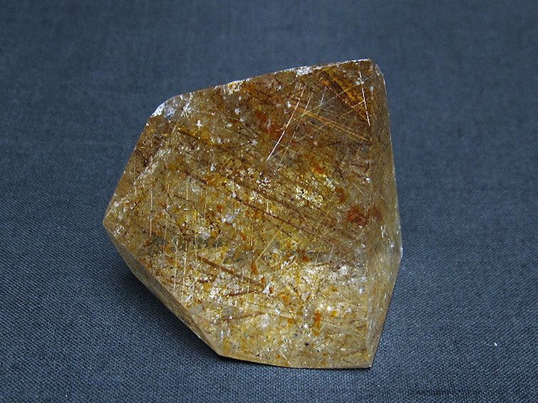 パワーストーン 天然石 金針ルチル水晶原石[T725-2287]