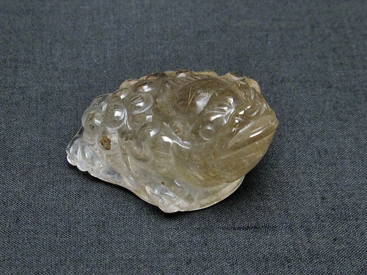 天然石 ルチルクォーツ（金針ルチル水晶） 金蟾 置物[T801-412] 1枚目