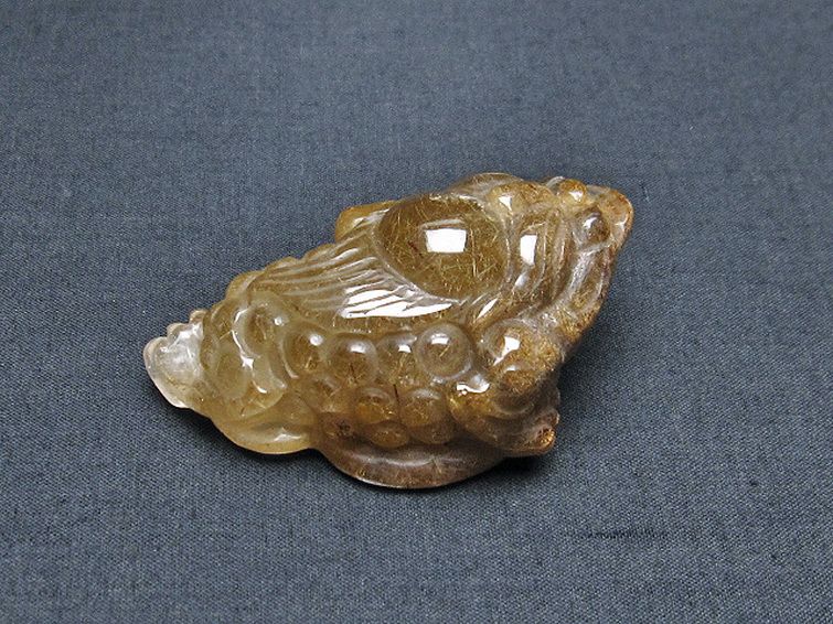 天然石 ルチルクォーツ（金針ルチル水晶） 金蟾 置物[T801-475] 1枚目