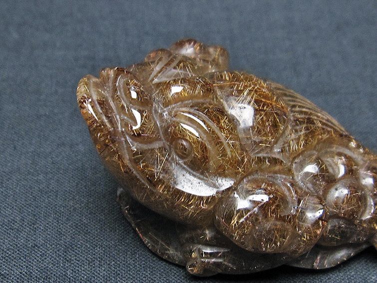 天然石 ルチルクォーツ（金針ルチル水晶） 金蟾 置物[T801-502] 2枚目