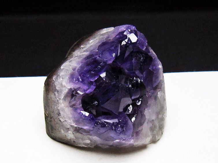 ウルグアイ産アメジストクラスター [t95-11242] 1枚目
