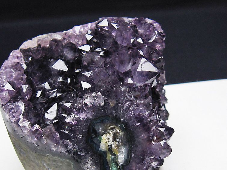 ウルグアイ産アメジストクラスター [t95-11298] 3枚目